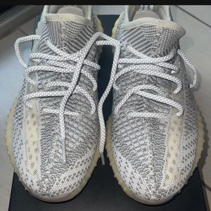 White Yeezys boost 7.5